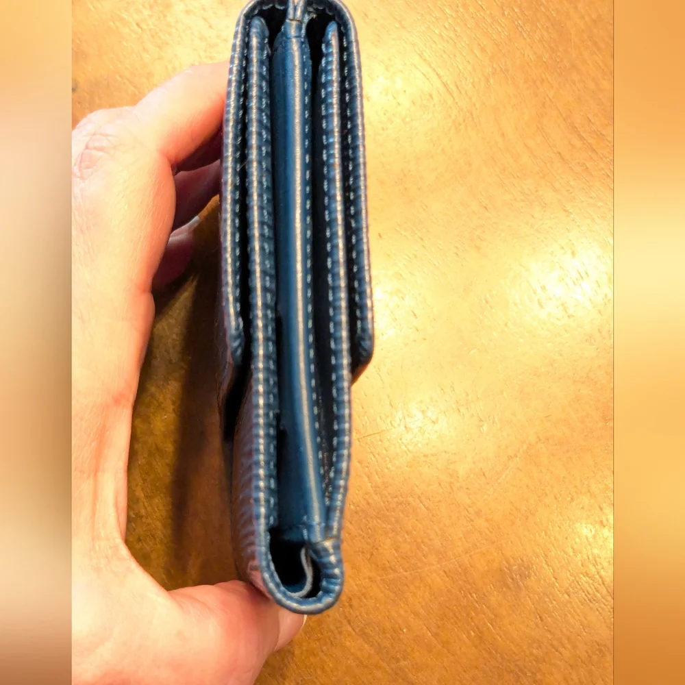 Louis Vuitton Blue Epi Leather Trifold Wallet(Price Is Firm)